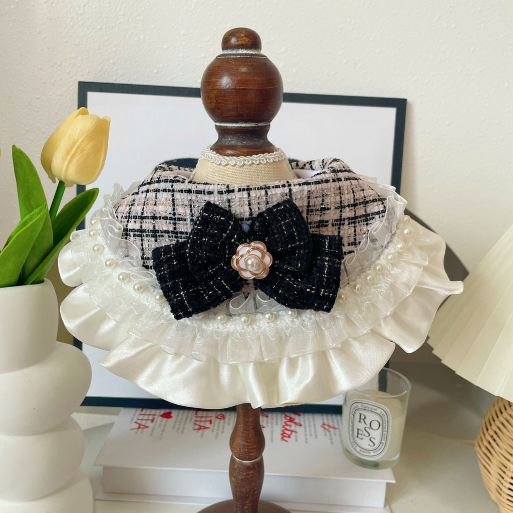 Bandana in Tweed Bianco con Fiocco Perle Rouches da Principessa Elegante