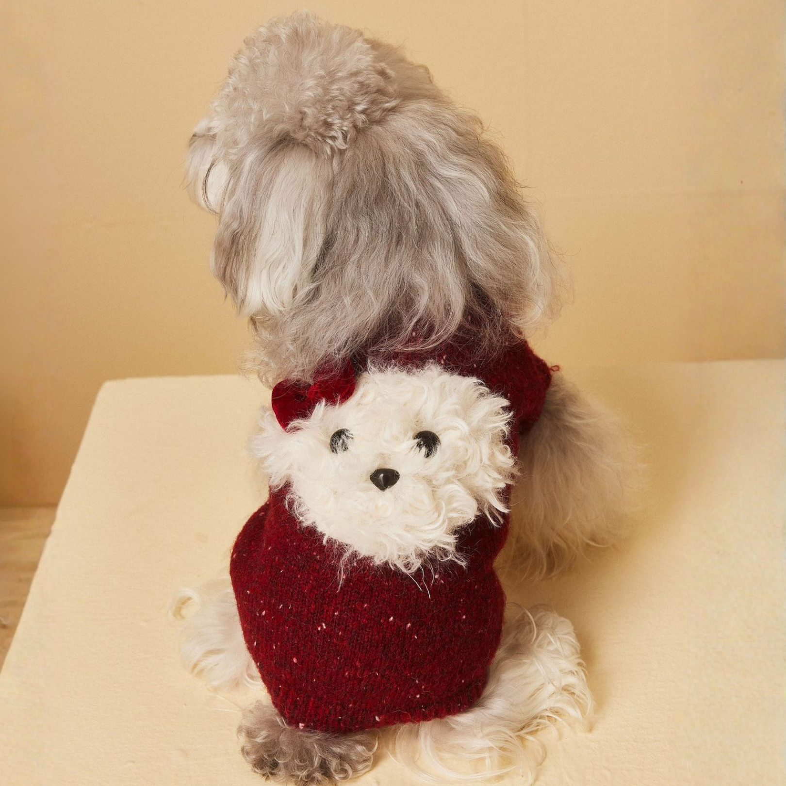 Maglioncino Gilet Rosso con Decorazione Cagnolino in Peluche e Fiocco 3D