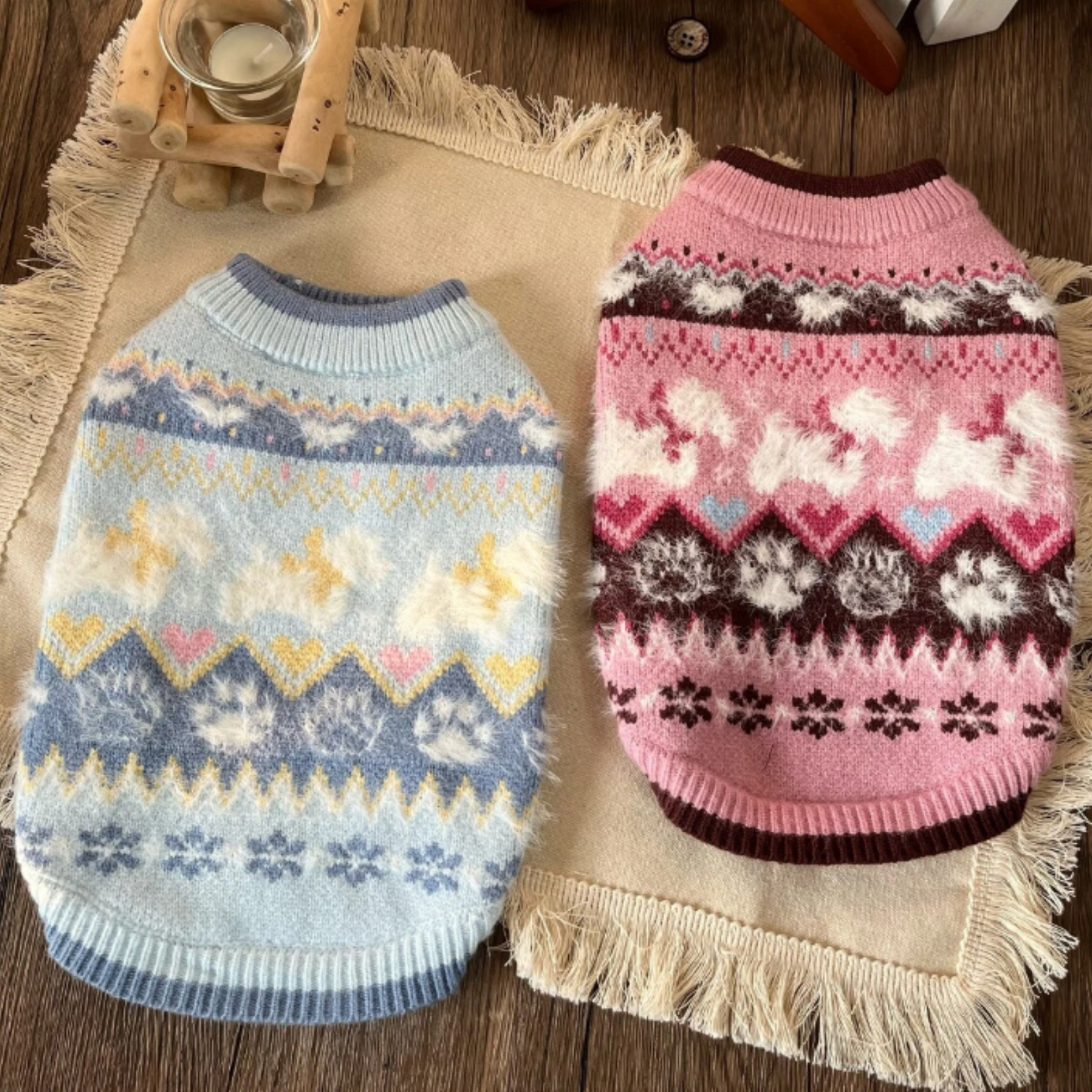 Maglioncino Gilet in Stile Fair Isle con Fantasia Originale Cagnolino e Zampette