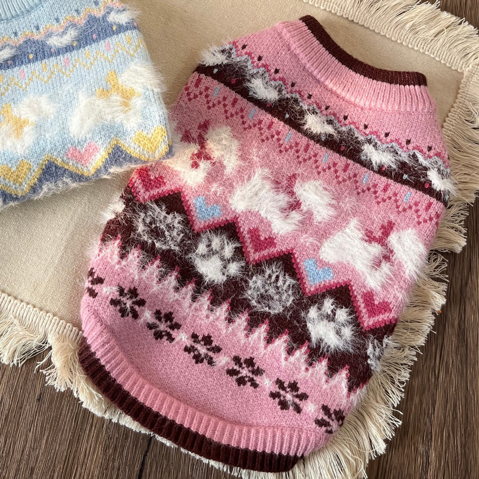 Maglioncino Gilet in Stile Fair Isle con Fantasia Originale Cagnolino e Zampette