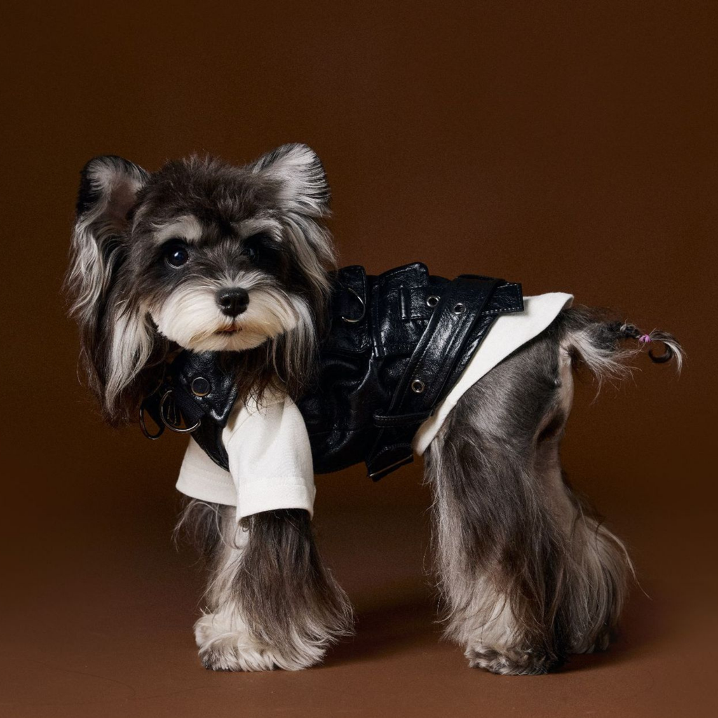 Gilet in Ecopelle Nera con Multitasche Funzionali Stile Cargo Streetwear