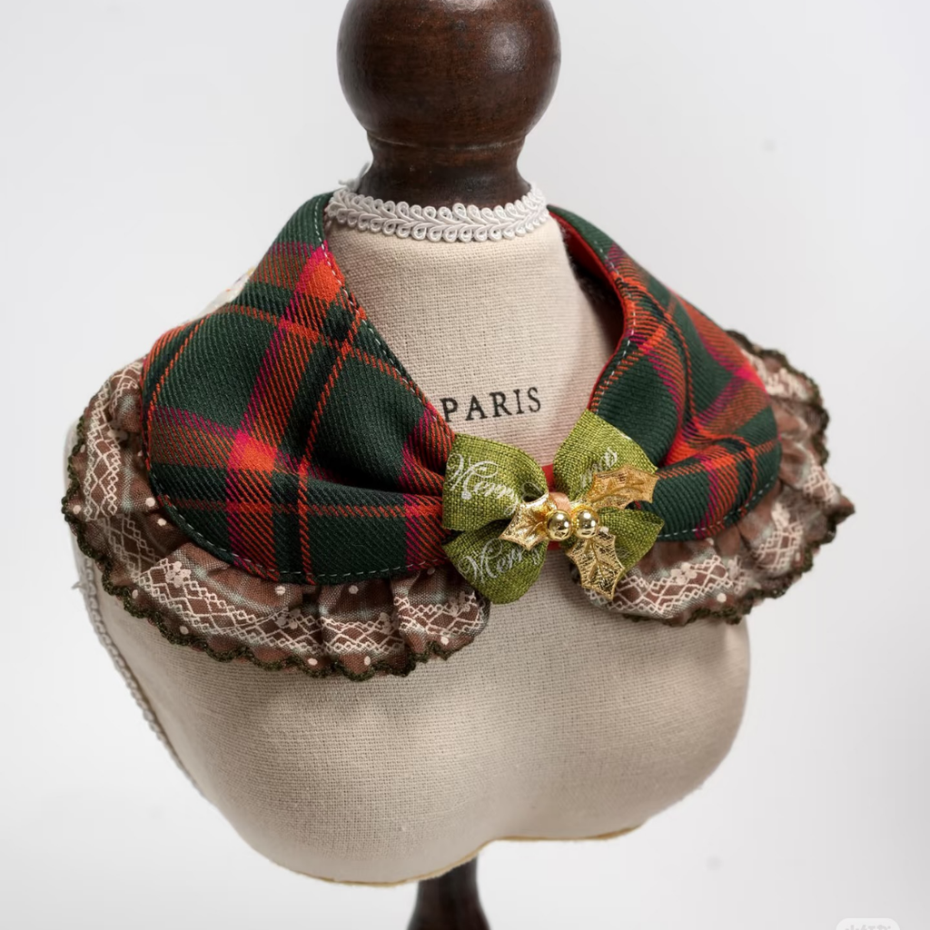 Bandana Natalizia per Cani e Gatti – Colletto a Fiocco Tartan con Volant